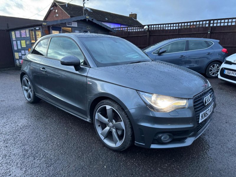 AUDI A1 1.4 TFSI Black Edition S Tronic Euro 5 3dr