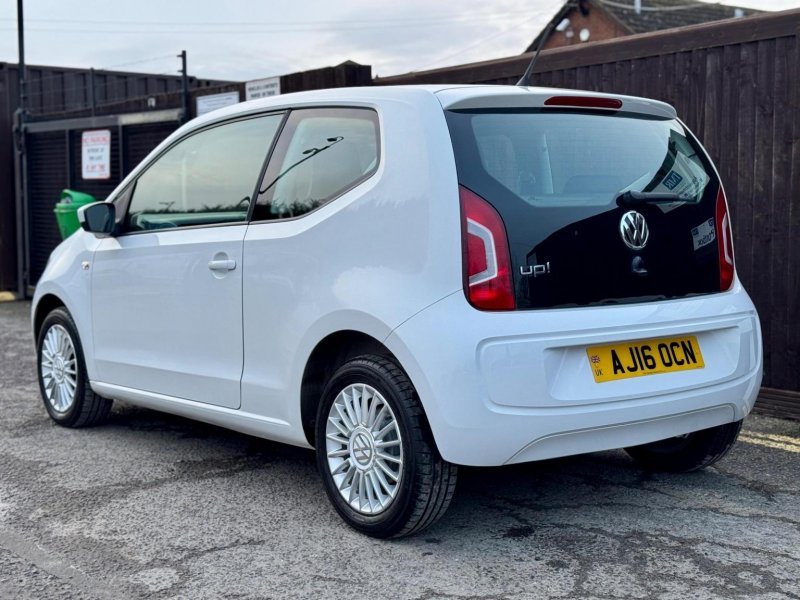 VOLKSWAGEN UP