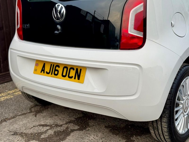VOLKSWAGEN UP