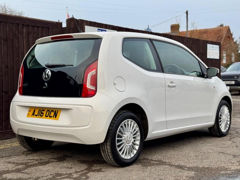 VOLKSWAGEN UP