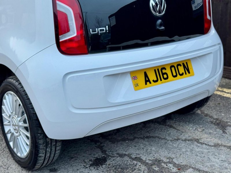 VOLKSWAGEN UP