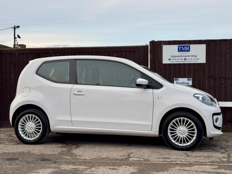 VOLKSWAGEN UP