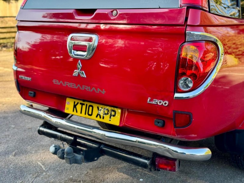 MITSUBISHI L200