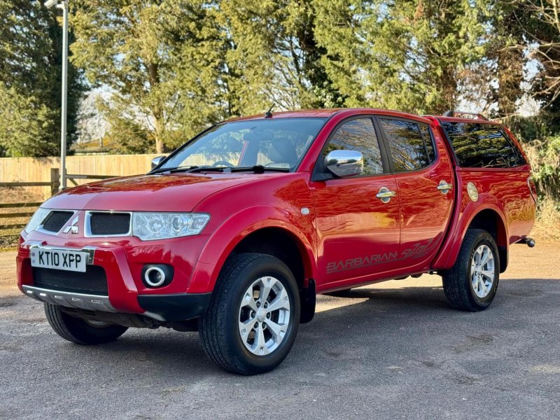MITSUBISHI L200