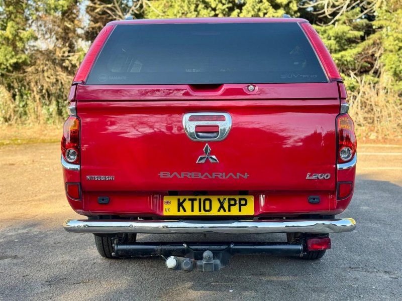 MITSUBISHI L200