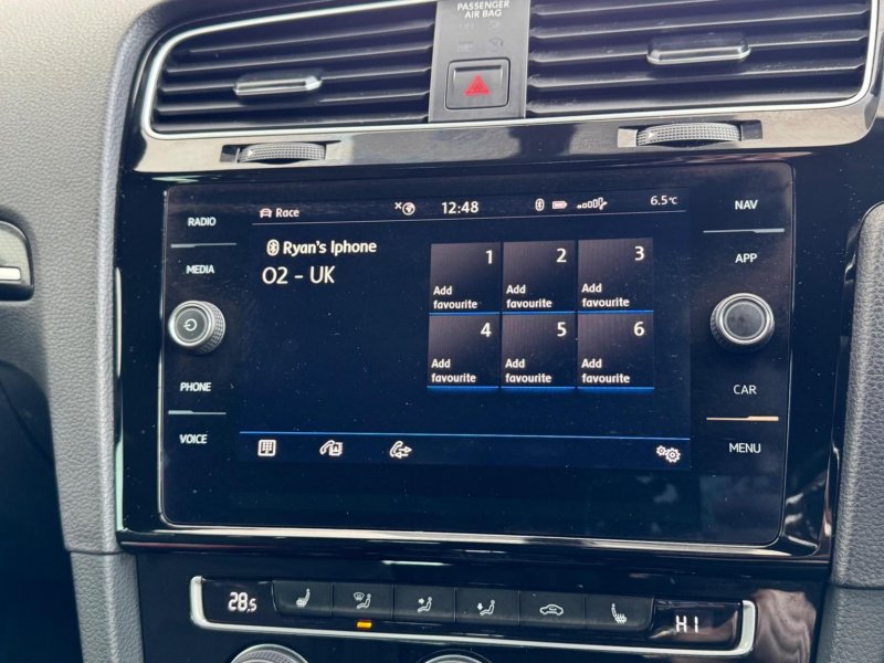 VOLKSWAGEN GOLF