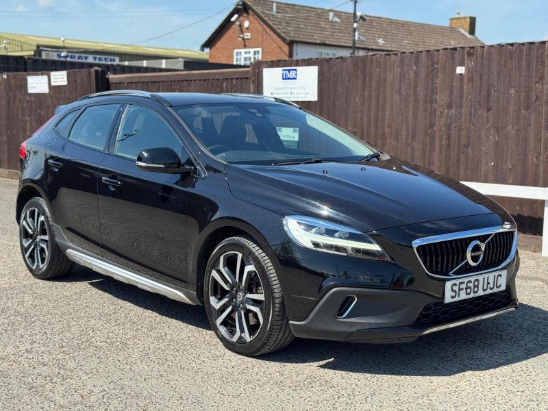 VOLVO V40 CROSS COUNTRY 1.5 T3 GPF Pro Auto Euro 6 (s/s) 5dr